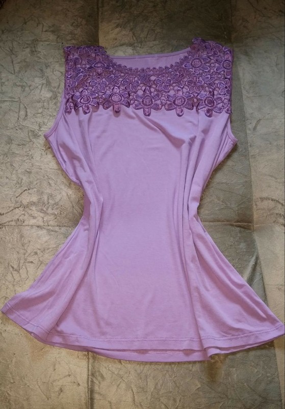 Blusa de malha lilás com renda, Tam G