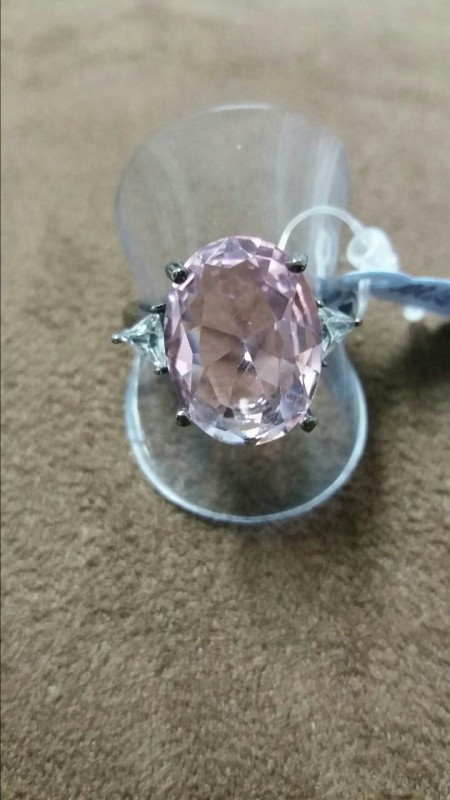 Anel Kunzita Rosa  com Zirconias nas Laterias Aro Aro 22