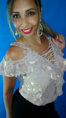 blusa de renda rosê