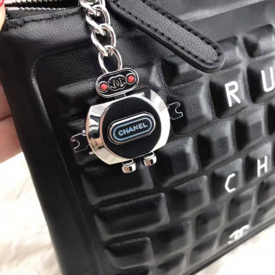 Chanel Clut Digital