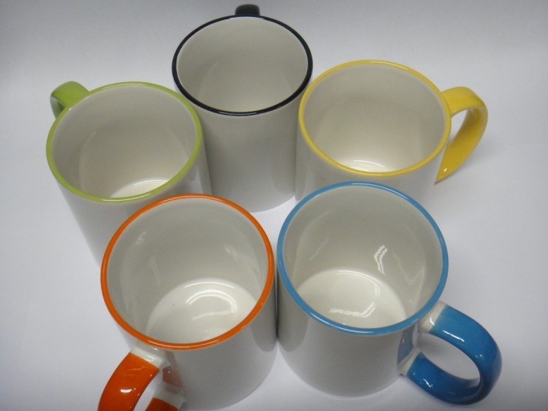Caneca com Borda e Alça Colorida