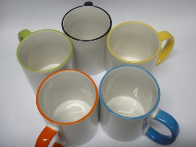 Caneca com Borda e Alça Colorida