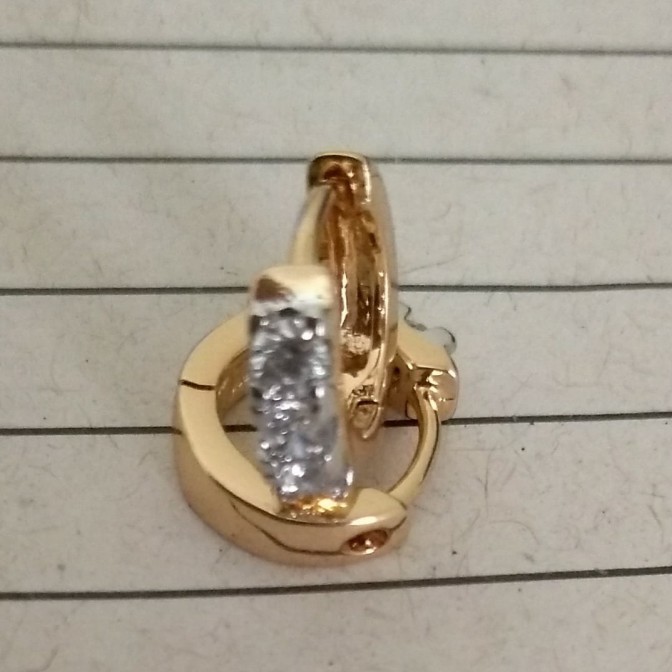 BRINCO ARGOLA ZIRCONIA PEQUENO-T0504