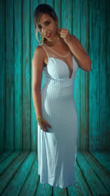 vestido longo com elastano decote com tule