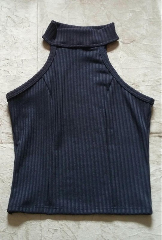 Cropped preto de malha canelada, Tam único