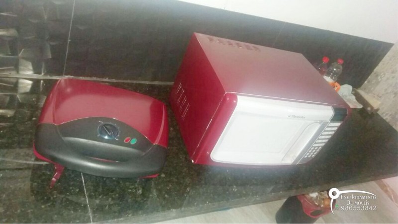 envelopamento microondas e sanduicheira vermelho bordo