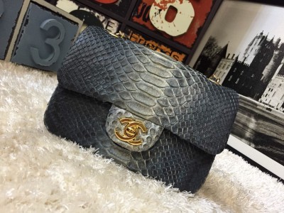 Chanel Python 17cm Cinza