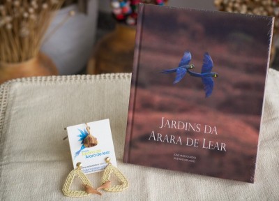 LIVRO JARDINS DA ARARA DE LEAR , BRINCO FIBRA LICURIZEIRO