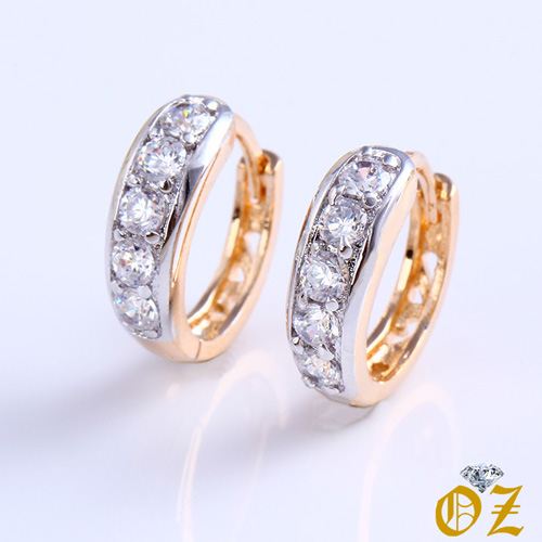 BRINCO ARGOLA DOURADA COM ZIRCONE-24599