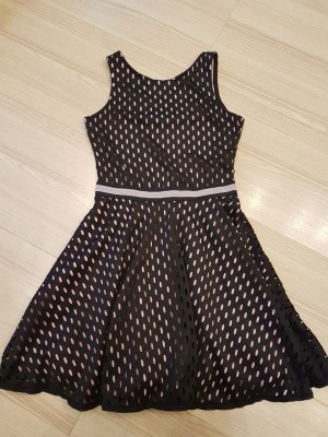 VESTIDO NEOPRENE FURADINHO