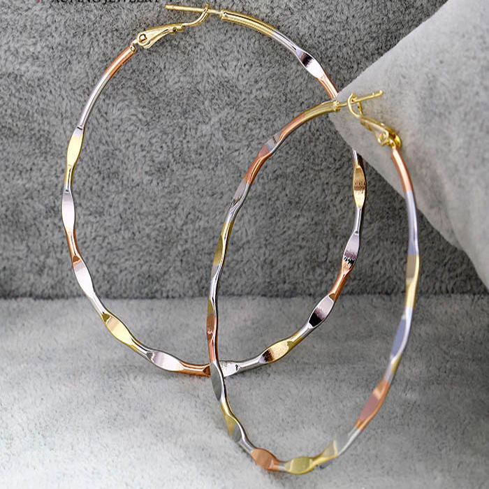 ARGOLA FOLHEADO OURO COM RÓDIO