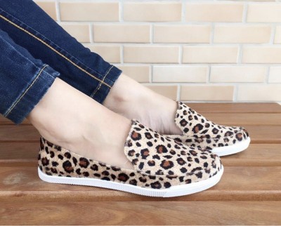 TÊNIS SLIP ON ANIMAL PRINT COM SOLADO BRANCO