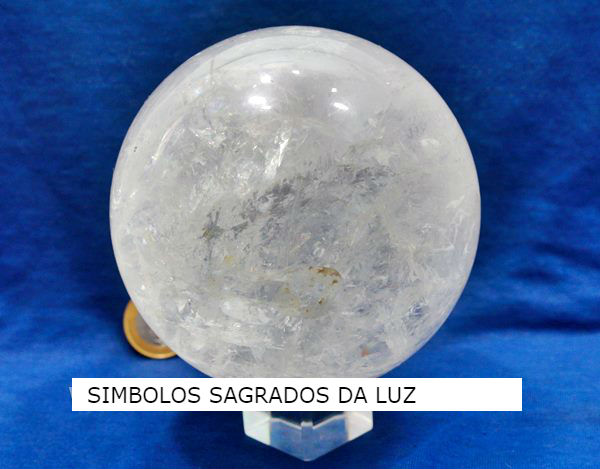 Bola de Cristal Quartzo Leitoso - Harmoniza o ambiente e favorece a Mediitação