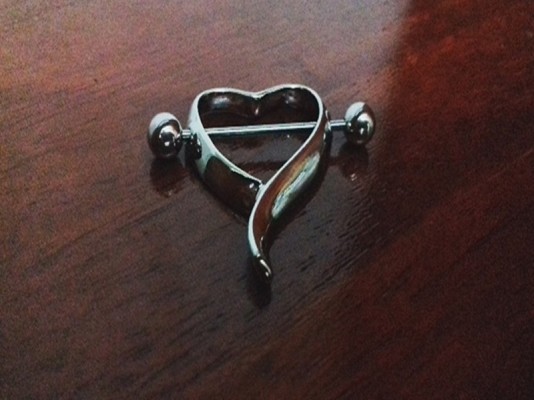 Piercing Coração p/ Mamilo Aço Cirúrgico (Unidade) [30% OFF]
