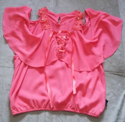 Cropped com babado e pérolas, Tam P
