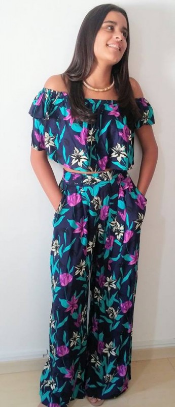 Conjunto cropped e pantalona estampado, Tam M