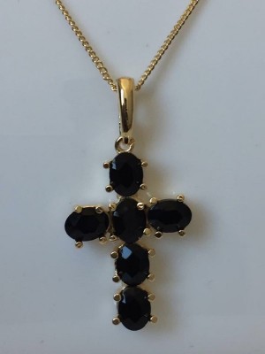 Colar crucifixo pedras naturais preto