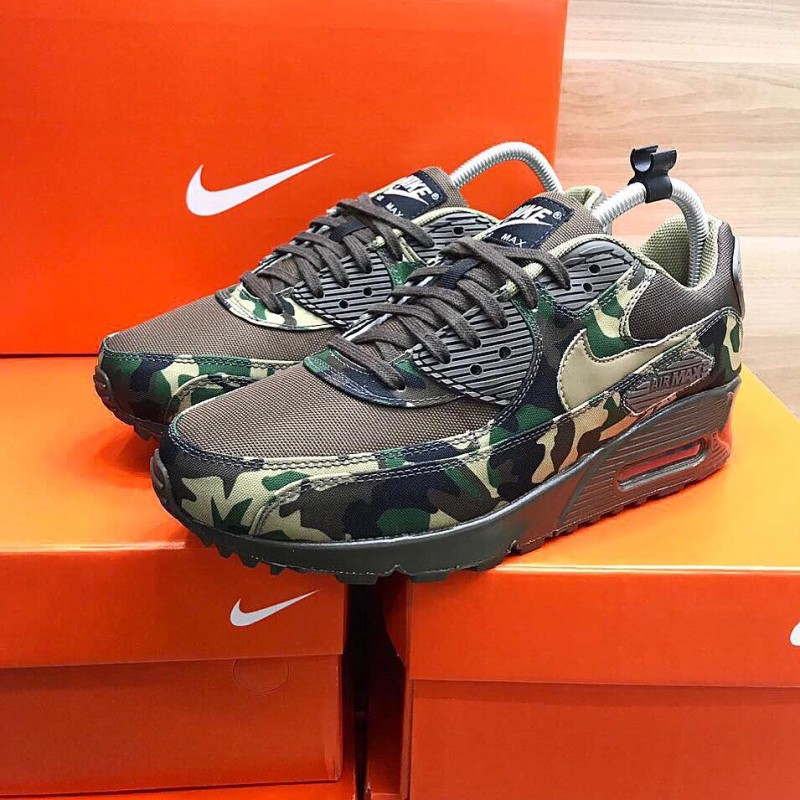 NIKE AIR MAX 90