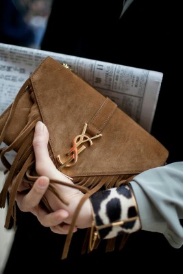 YSL 22cm Camurça Franja