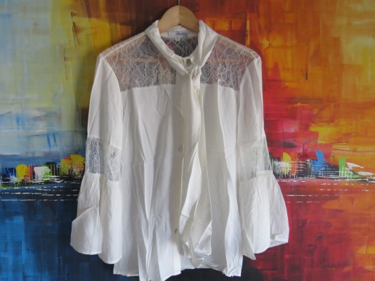 Camisa Branca Detalhes em Renda (VB9053)