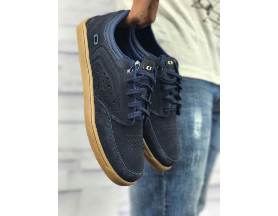 Oakley tenis sales baixo