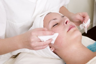 LIMPEZA DE PELE + HIDRATAÇÃO + MÁSCARA FACIAL