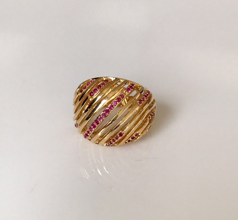 Anel zircônias rosa