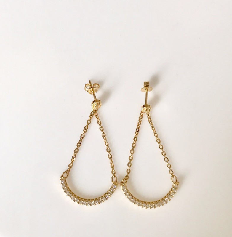 Brinco pendente com microzircônias