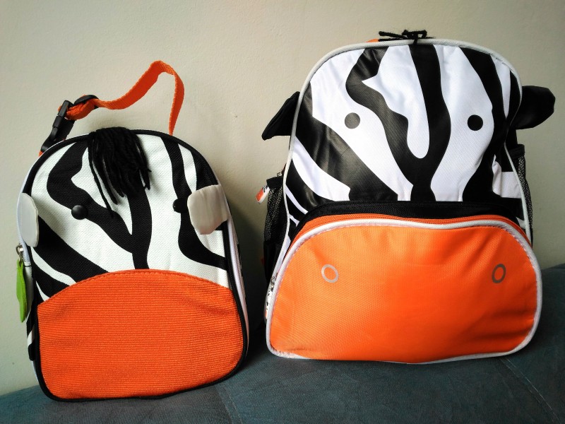 KIT MOCHILA + LANCHEIRA COM REVESTIMENTO TÉRMICO BICHOS: ZEBRA