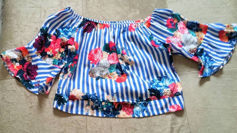 Cropped de algodão estampado, com laço atrás, Tam M
