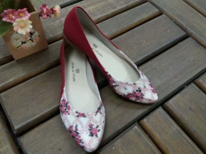 Sapatilha Vermelha Floral