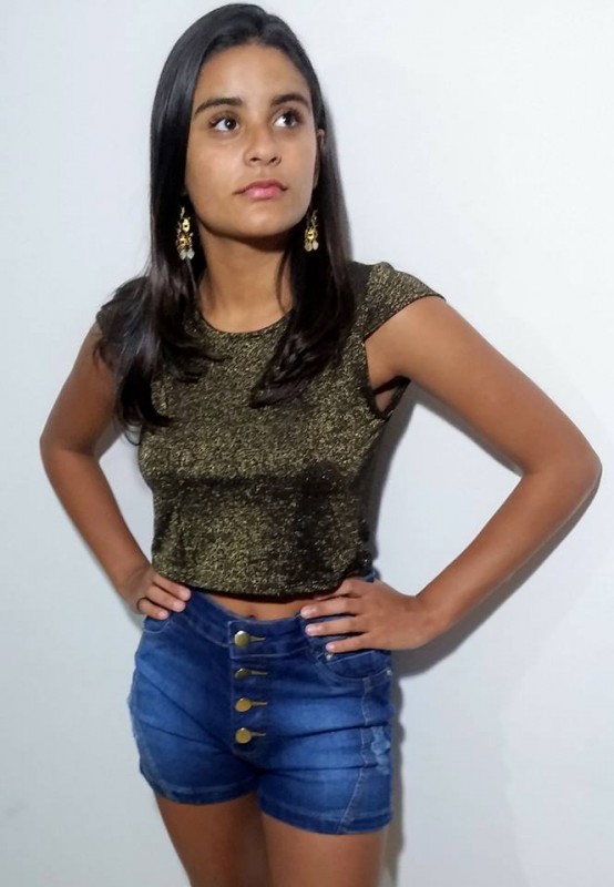 Blusa dourada e preta, Tam P