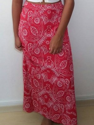 Saia de malha vermelha, Tam P