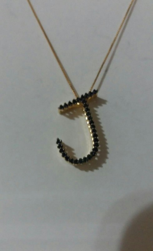 Colar de Letras J