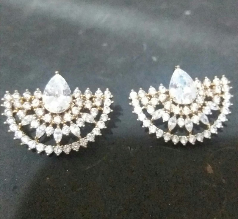 Brinco Leque de Zircônias