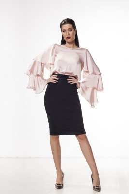 BLUSA COM MANGAS ESVOAÇANTES BLUSH - CREPE DE SEDA COM GOLA VELUDO