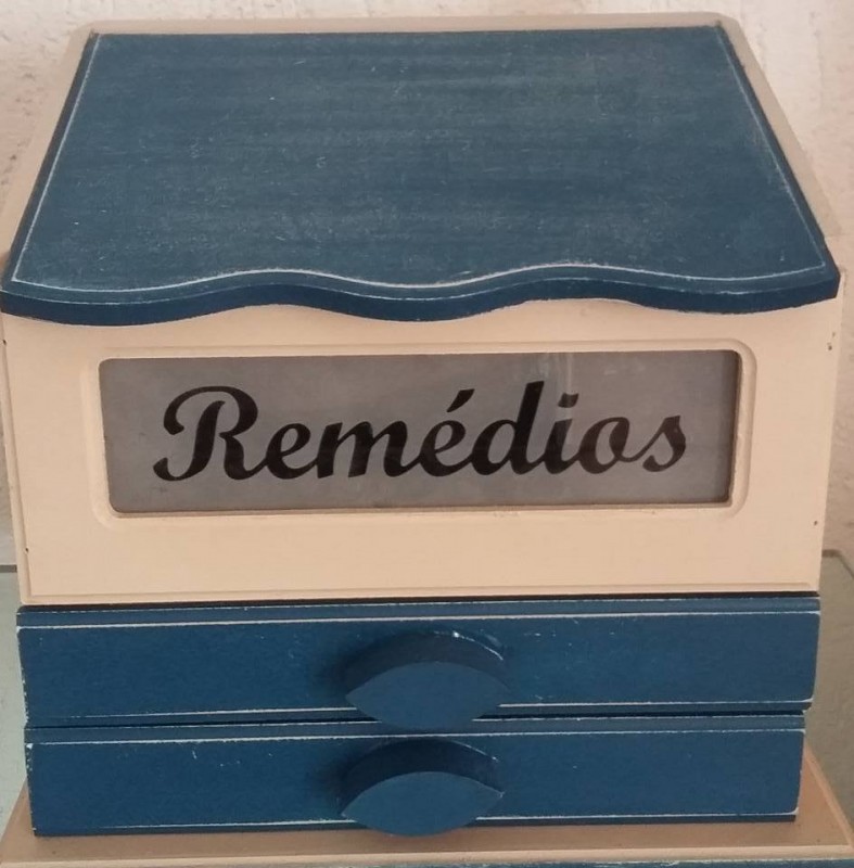 Porta Remédios em MDF Decorado