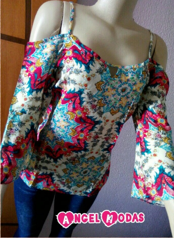 Blusa ombro vazado