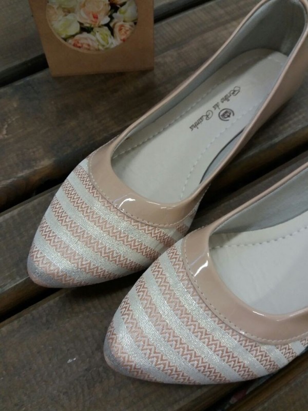 Sapatilha Rose com detalhes em Listras