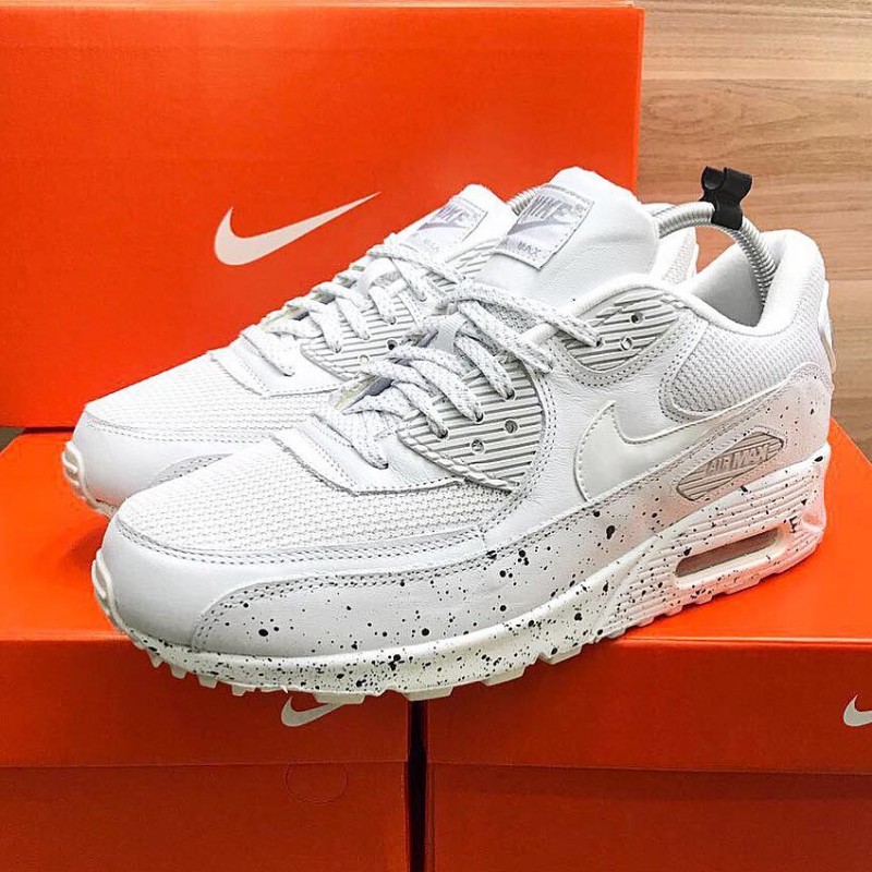 NIKE AIR MAX 90